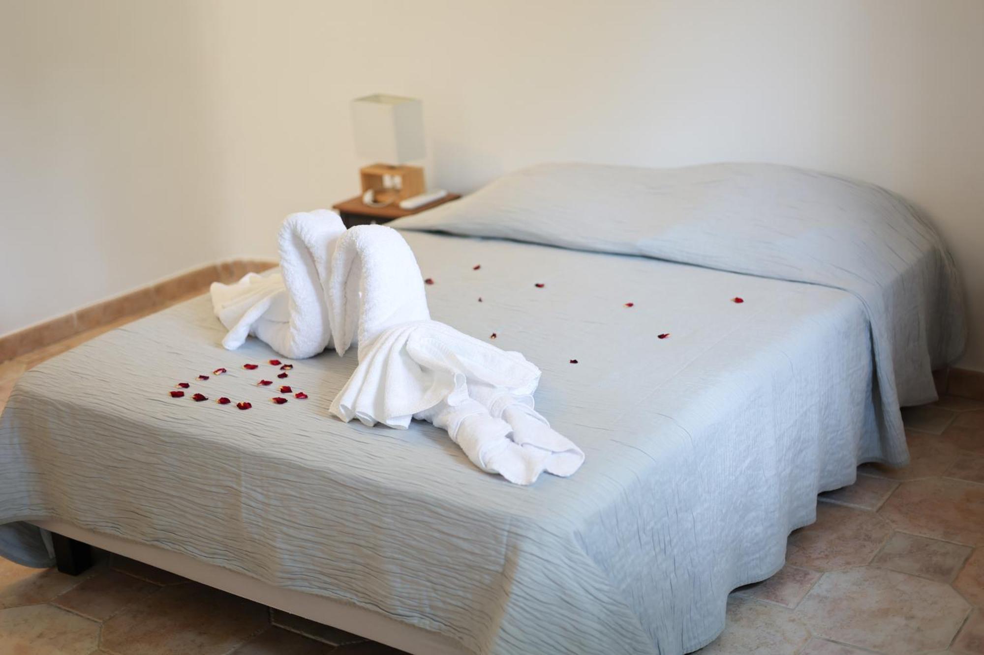 Marina Di Fautea Apartman Olmucciu Szoba fotó